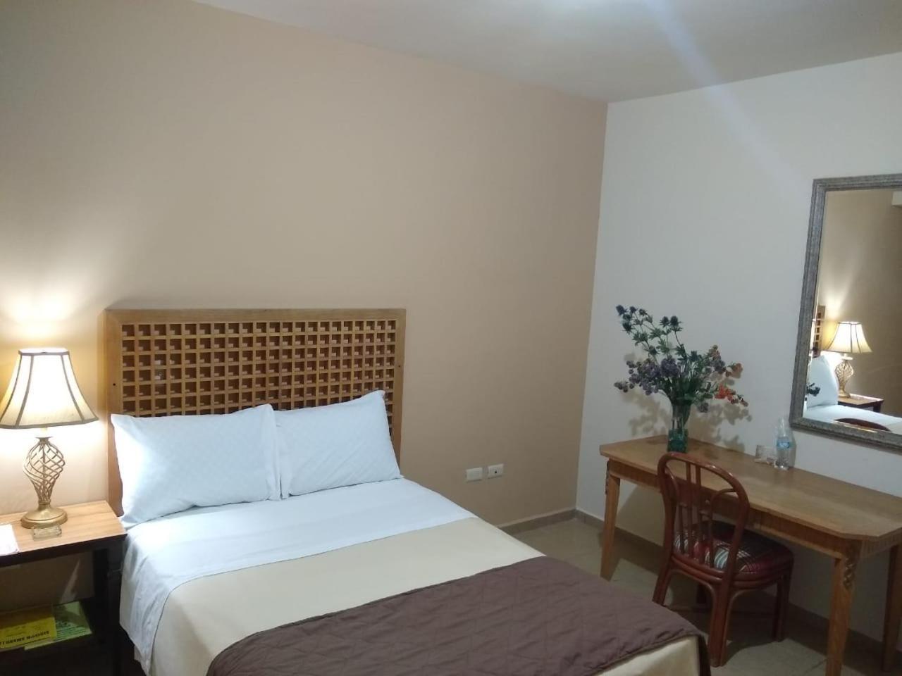 Hotel El Dorado Sabinas Eksteriør bilde
