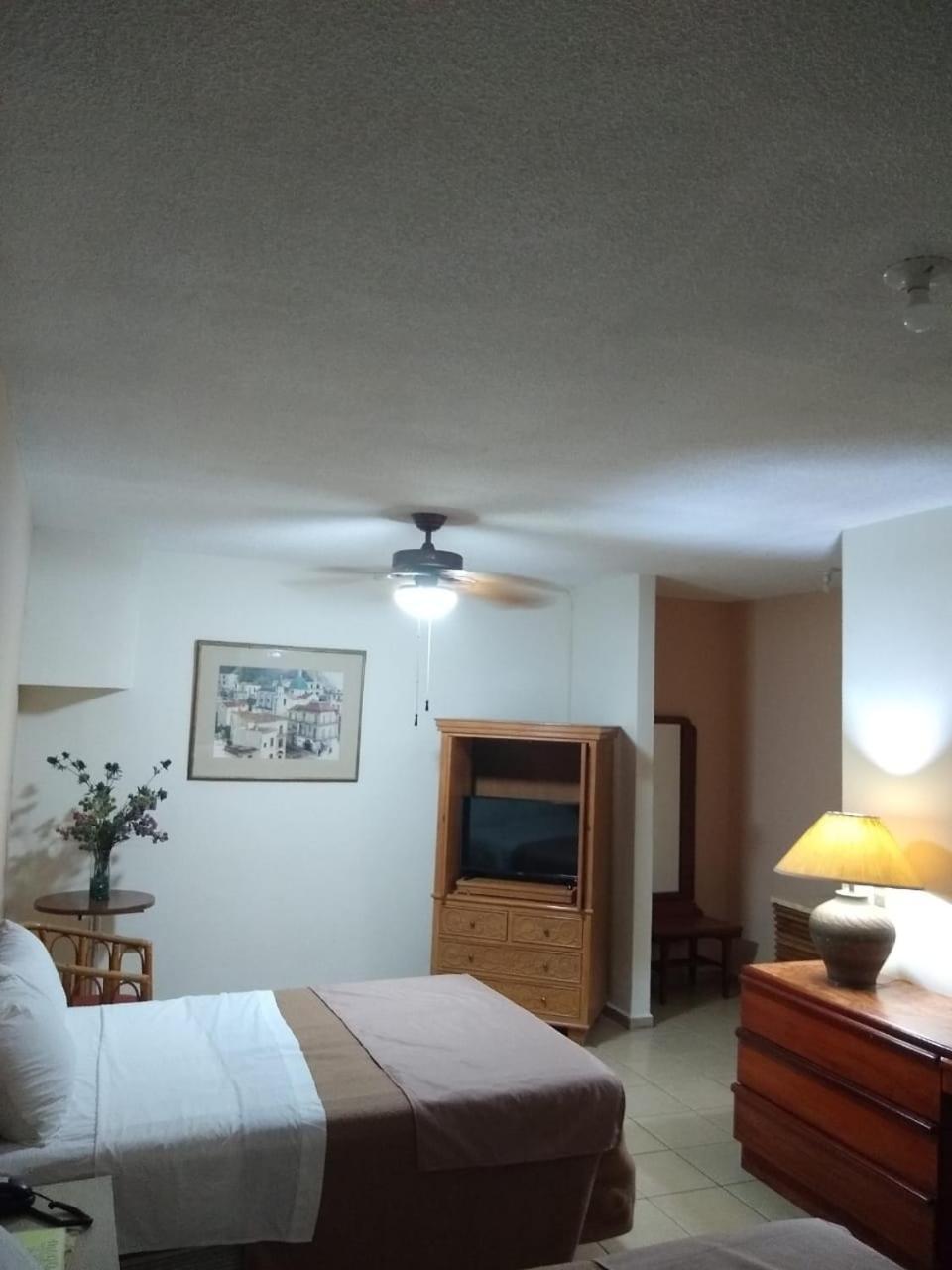 Hotel El Dorado Sabinas Eksteriør bilde